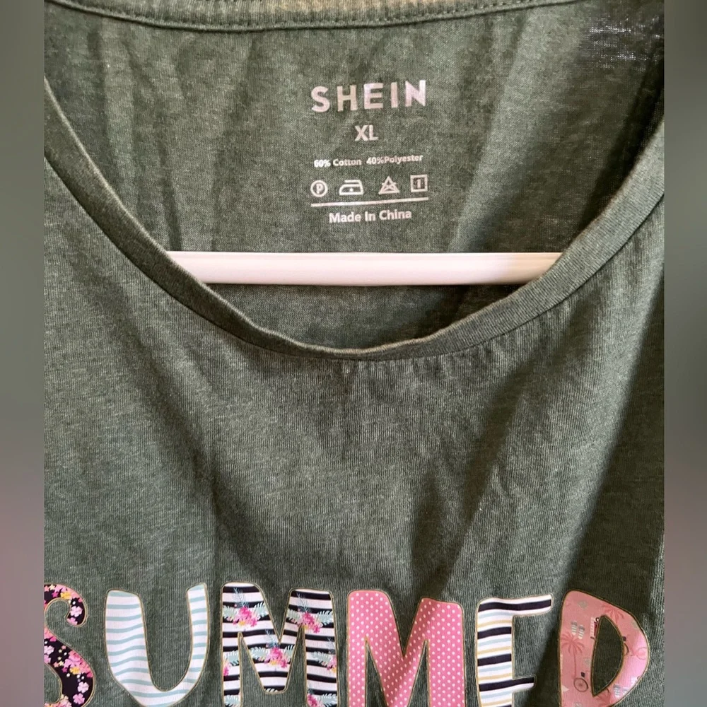 🌵.  Women’s Shein Shirts 2‎